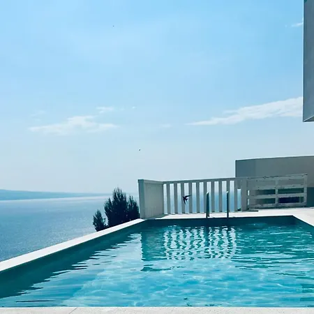 Elona 4*