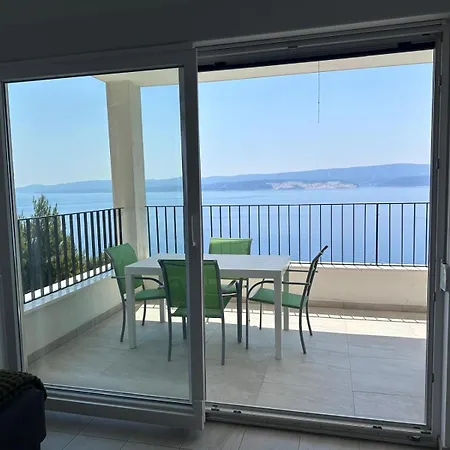 Elona 4*